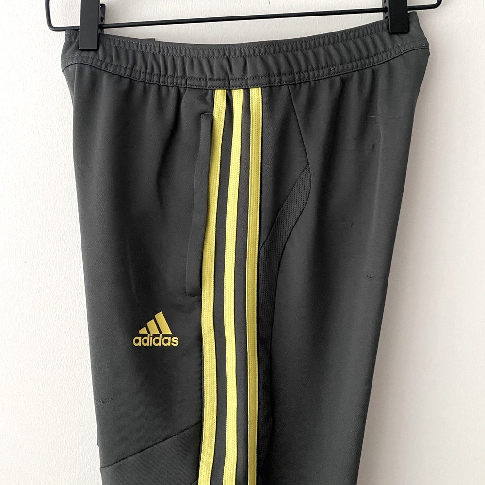 ADIDAS Youth Tiro Training Pants size M.